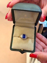 The Bezel Blue Sapphire Ring (3.23ct)