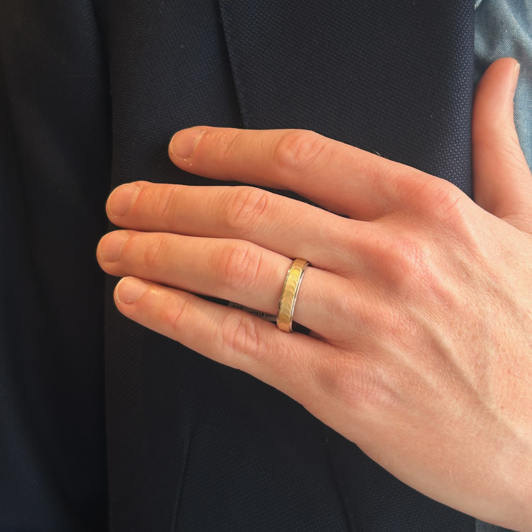 The Fishtail Etched Gold Band