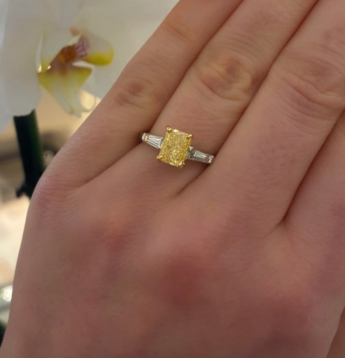 Yellow diamond ring from Appleby Jewellers Dublin, showcasing a stunning yellow diamond set in a elegant band.