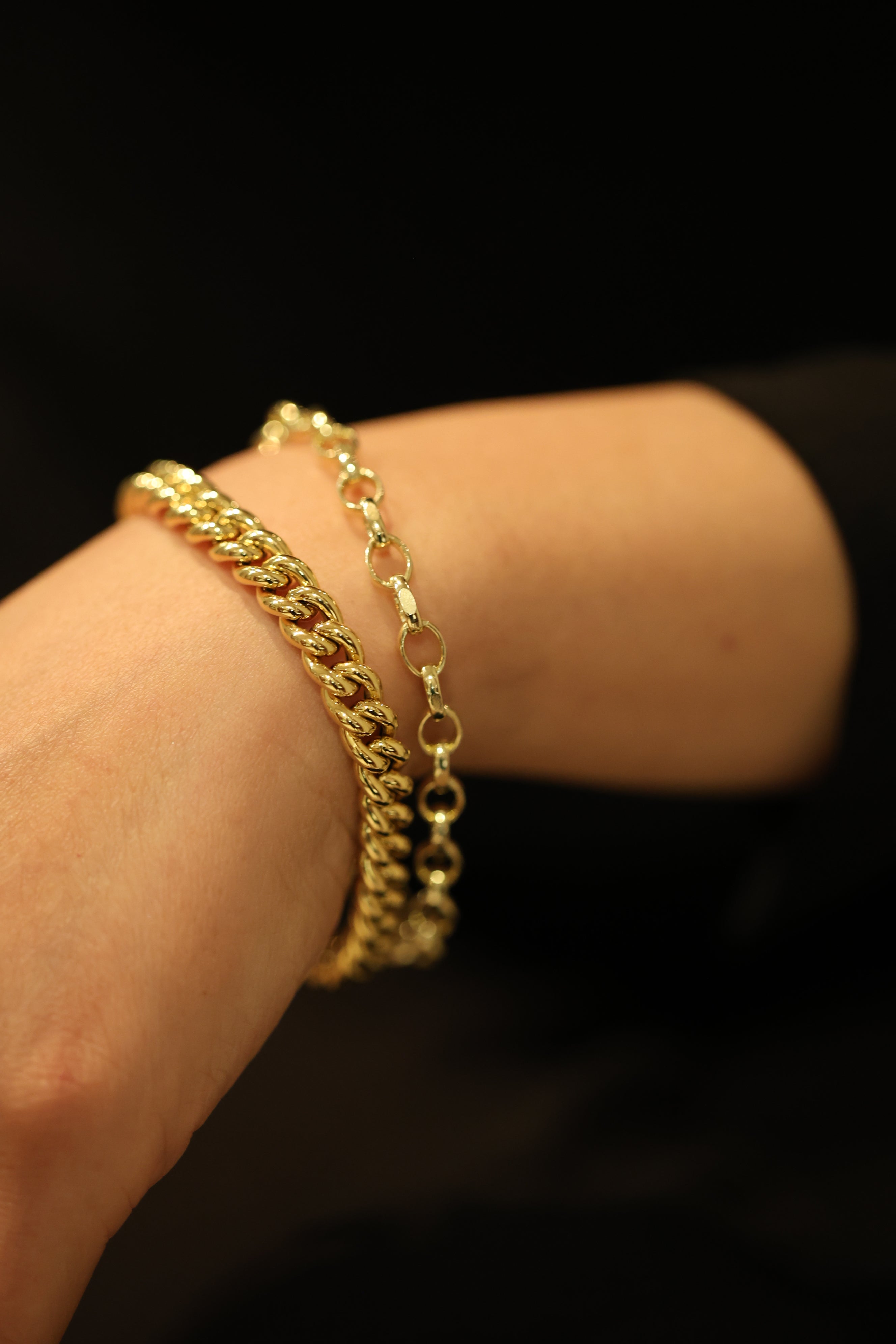 Vintage Heavy 9ct Gold Curb Bracelet - Jewellery & Gold - Hemswell Antique  Centres