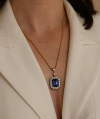 13.65ct Fine Blue Sapphire Diamond Cluster Pendant