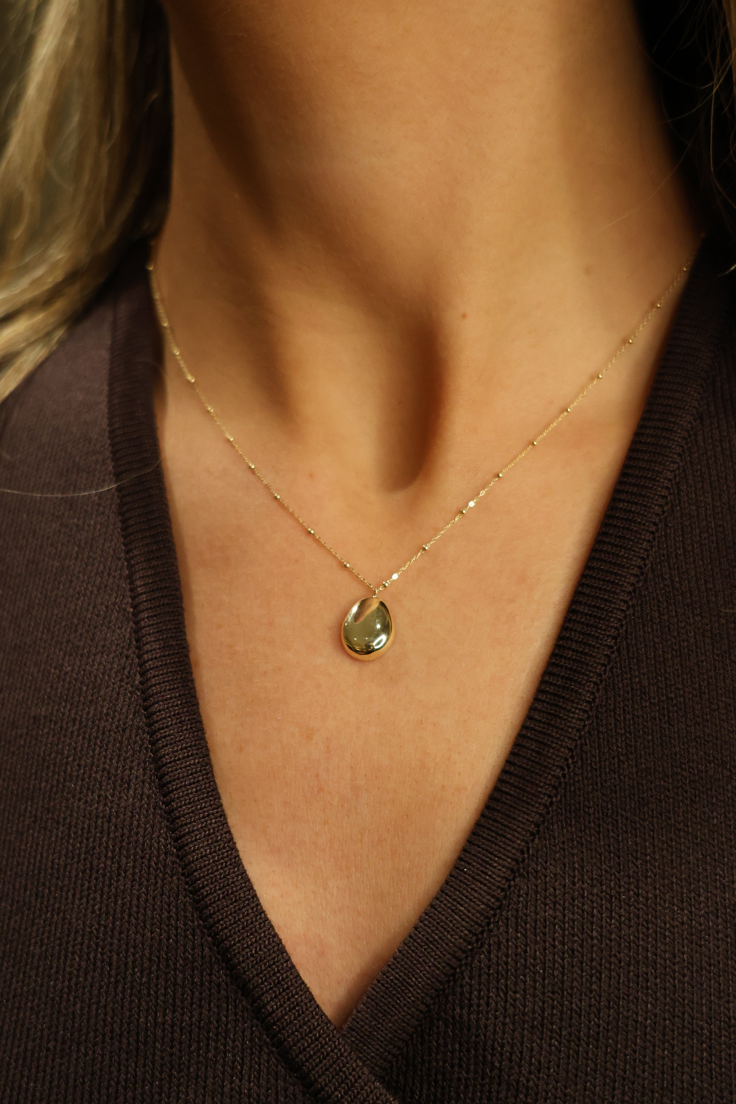 Gold Oval Pebble Necklace