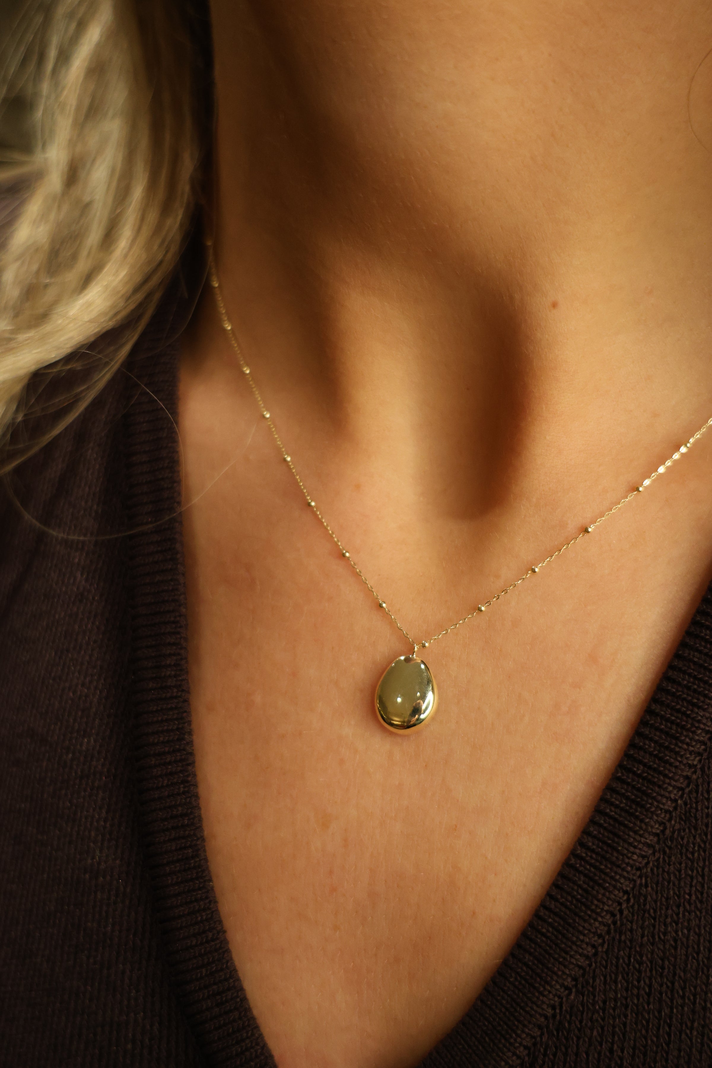 Gold Oval Pebble Necklace