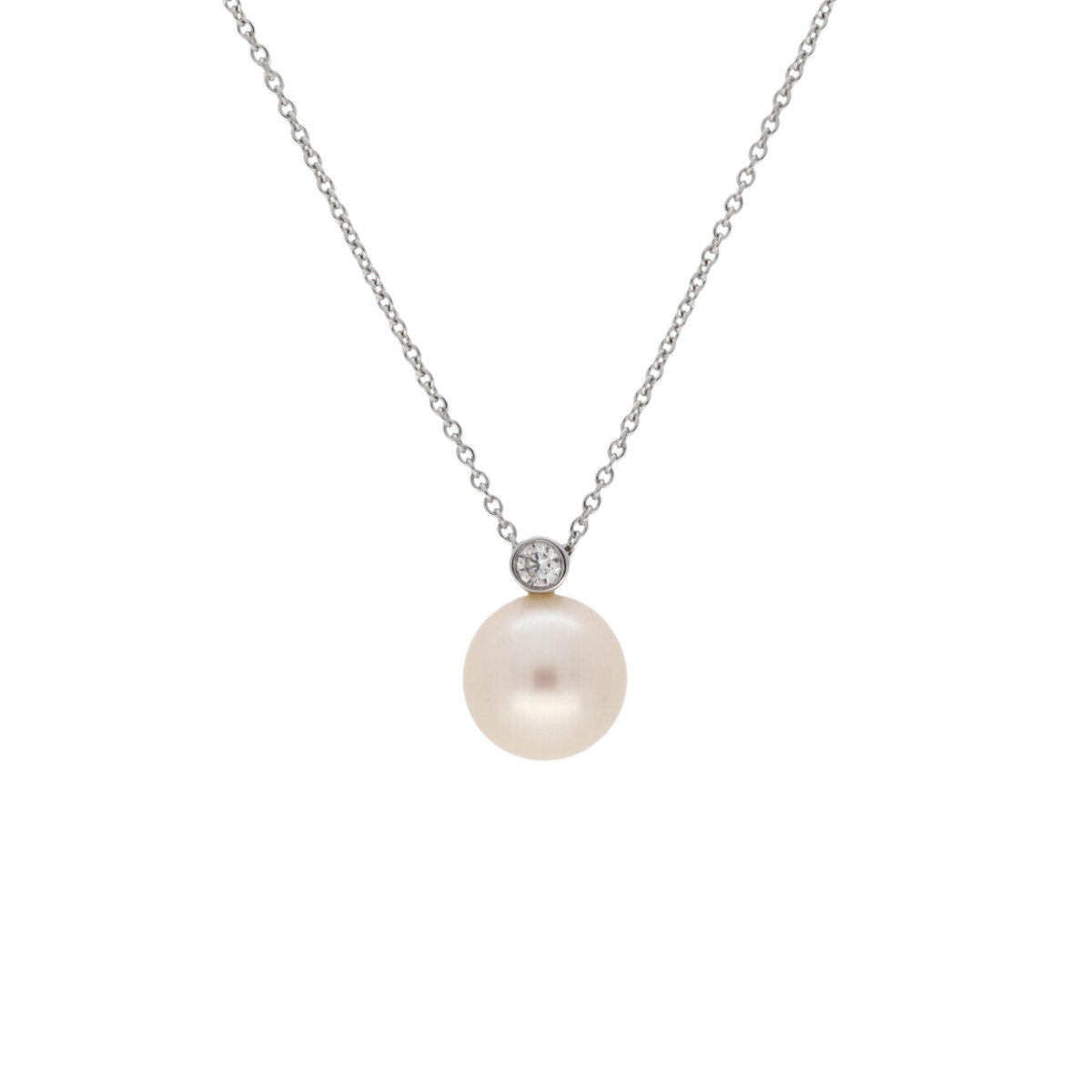 18ct white gold pearl and diamond pendant necklace with a elegant design, featuring a lustrous pearl and sparkling diamonds.