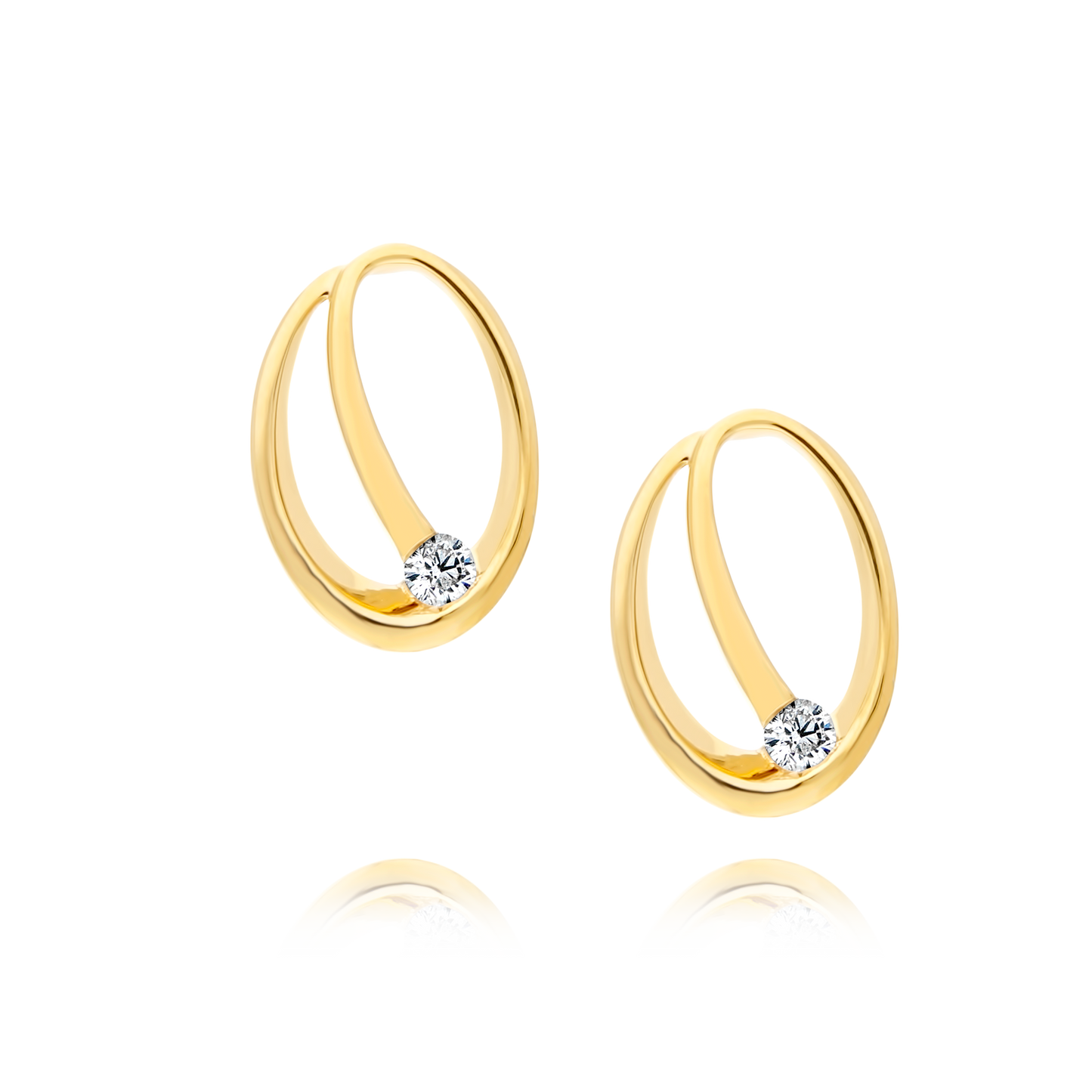 Yellow Gold Circular Earrings with Diamond