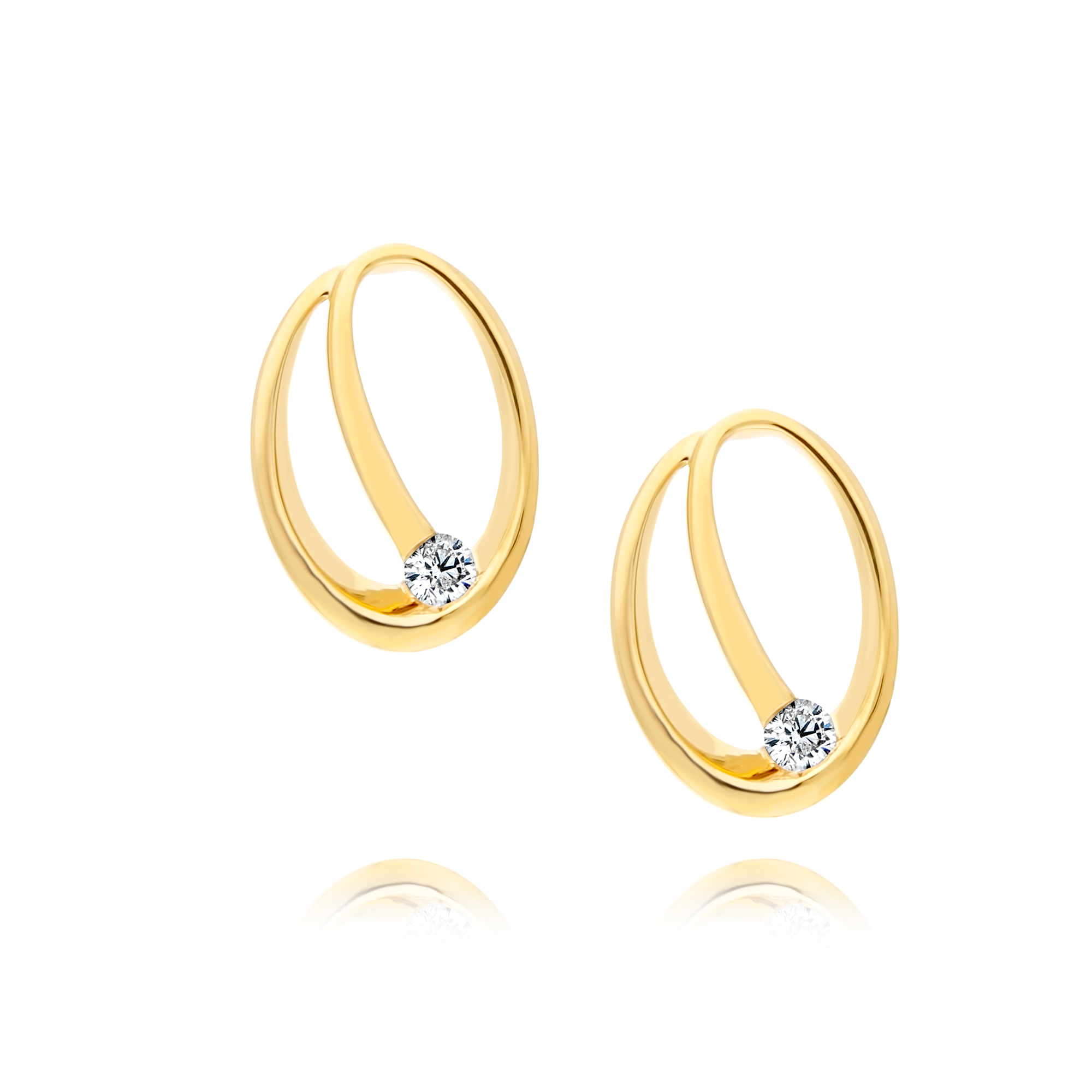 Yellow Gold Circular Earrings with Diamond
